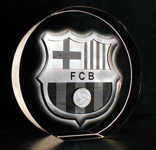 Логотип FCB в стекле