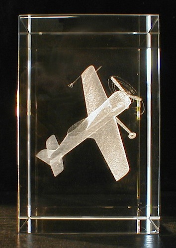 Самолет ИЛ-2 в стекле